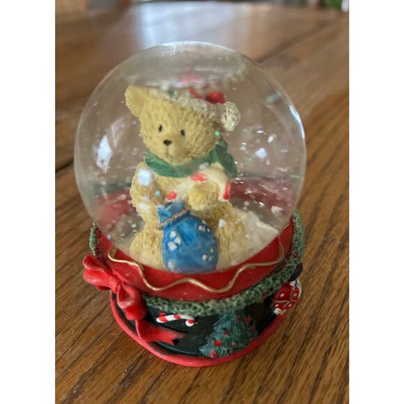 Christmas Teddy Bear Water Snow Globe In Resina Figurine 3" - Picture 2 of 4